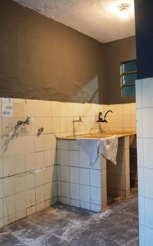 Casa à venda com 250m², 6 quartos e 5 vagas Casa à venda com 250m², 6 quartos e 5 vagasÁrea de serviço (Casa)