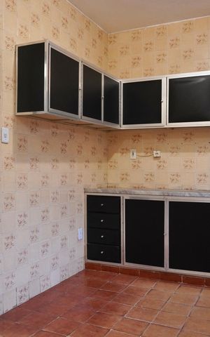 Casa à venda com 250m², 6 quartos e 5 vagas Casa à venda com 250m², 6 quartos e 5 vagasCozinha (Casa)