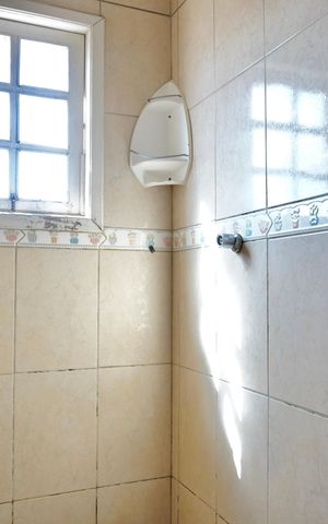 Casa à venda com 250m², 6 quartos e 5 vagas Casa à venda com 250m², 6 quartos e 5 vagasSuíte - Banheiro (Apartamento)