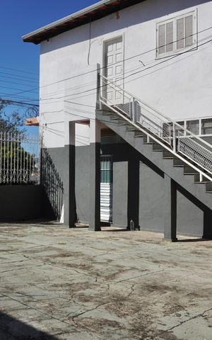 Casa à venda com 250m², 6 quartos e 5 vagas Casa à venda com 250m², 6 quartos e 5 vagasGaragem