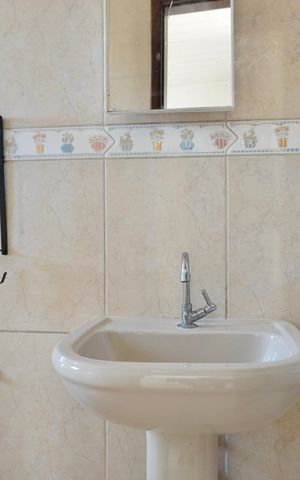 Casa à venda com 250m², 6 quartos e 5 vagas Casa à venda com 250m², 6 quartos e 5 vagasSuíte - Banheiro (Apartamento)