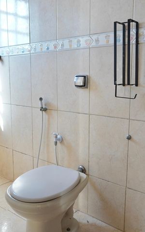 Casa à venda com 250m², 6 quartos e 5 vagas Casa à venda com 250m², 6 quartos e 5 vagasSuíte - Banheiro (Apartamento)