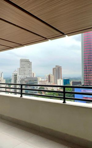Apartamento à venda com 67m², 2 quartos e 1 vaga Apartamento à venda com 67m², 2 quartos e 1 vagaVaranda