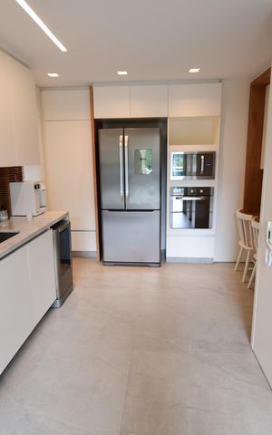 Apartamento para alugar com 188m², 3 quartos e 3 vagasCozinha