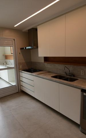 Apartamento para alugar com 188m², 3 quartos e 3 vagasCozinha