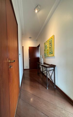 Apartamento à venda com 257m², 4 quartos e 3 vagas Apartamento à venda com 257m², 4 quartos e 3 vagasCorredor