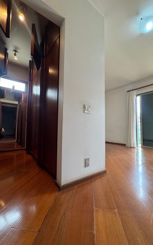 Apartamento à venda com 257m², 4 quartos e 3 vagas Apartamento à venda com 257m², 4 quartos e 3 vagasQuarto