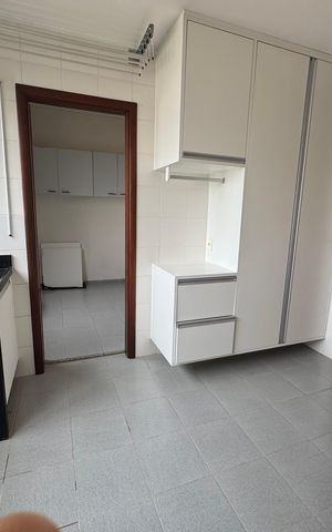 Apartamento à venda com 257m², 4 quartos e 3 vagas Apartamento à venda com 257m², 4 quartos e 3 vagasÁrea de serviço