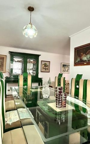 Casa à venda com 134m², 3 quartos e 2 vagas Casa à venda com 134m², 3 quartos e 2 vagasSala de Jantar