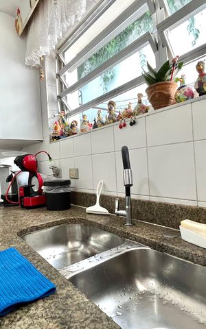 Casa à venda com 134m², 3 quartos e 2 vagas Casa à venda com 134m², 3 quartos e 2 vagasCozinha