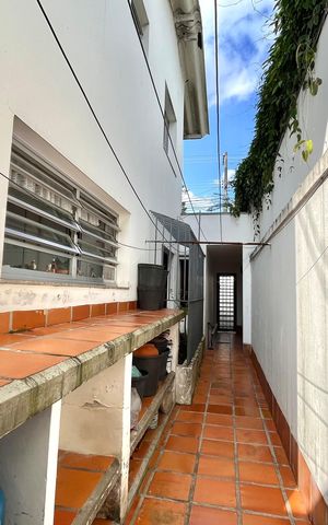 Casa à venda com 134m², 3 quartos e 2 vagas Casa à venda com 134m², 3 quartos e 2 vagasÁrea externa
