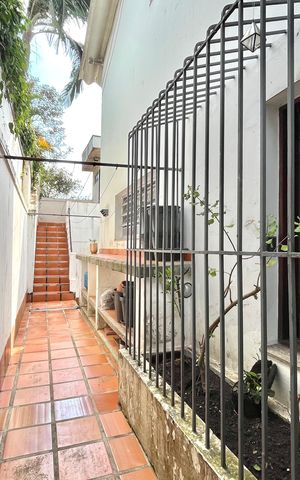 Casa à venda com 134m², 3 quartos e 2 vagas Casa à venda com 134m², 3 quartos e 2 vagasÁrea externa