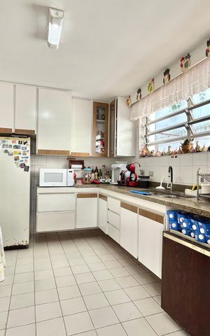 Casa à venda com 134m², 3 quartos e 2 vagas Casa à venda com 134m², 3 quartos e 2 vagasCozinha