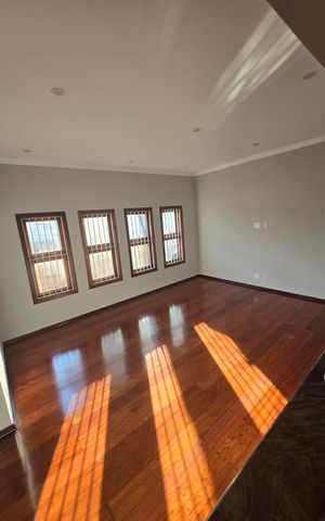 Casa à venda com 259m², 3 quartos e 4 vagas