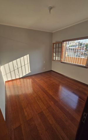 Casa à venda com 259m², 3 quartos e 4 vagas