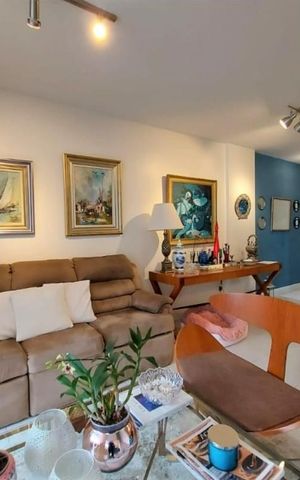 Apartamento para alugar com 166m², 4 quartos e 2 vagas Apartamento para alugar com 166m², 4 quartos e 2 vagasSala