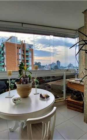 Apartamento para alugar com 166m², 4 quartos e 2 vagas Apartamento para alugar com 166m², 4 quartos e 2 vagasVaranda