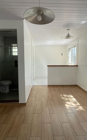 Casa para alugar com 42m², 1 quarto e sem vaga