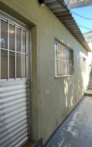 Casa para alugar com 42m², 1 quarto e sem vaga