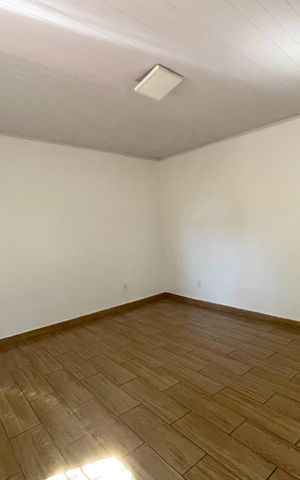 Casa para alugar com 42m², 1 quarto e sem vaga