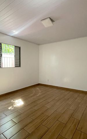 Casa para alugar com 42m², 1 quarto e sem vaga