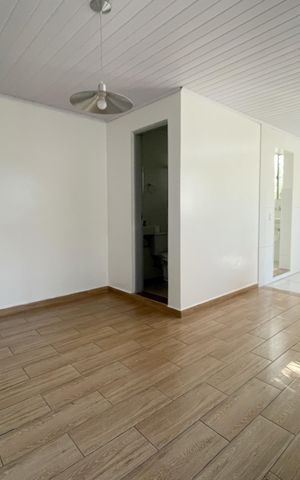 Casa para alugar com 42m², 1 quarto e sem vaga