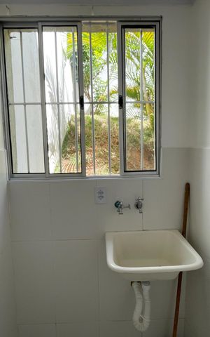 Casa para alugar com 42m², 1 quarto e sem vaga