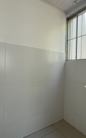 Casa para alugar com 42m², 1 quarto e sem vaga