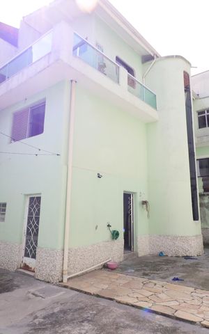 Casa à venda com 215m², 3 quartos e 2 vagasQuintal