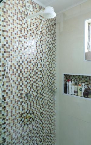 Casa à venda com 215m², 3 quartos e 2 vagasBanheiro