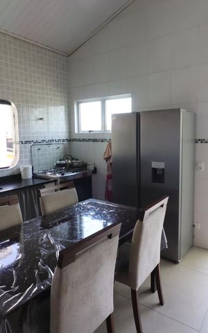 Casa à venda com 215m², 3 quartos e 2 vagasCozinha