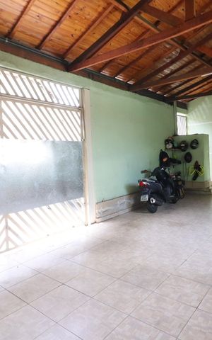Casa à venda com 215m², 3 quartos e 2 vagasGaragem