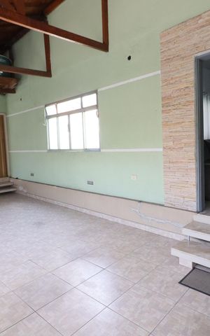 Casa à venda com 215m², 3 quartos e 2 vagasGaragem