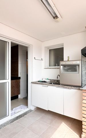 Apartamento à venda com 158m², 3 quartos e 3 vagas Apartamento à venda com 158m², 3 quartos e 3 vagasVaranda gourmet