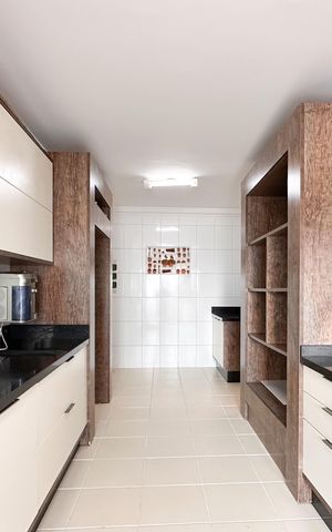 Apartamento à venda com 158m², 3 quartos e 3 vagas Apartamento à venda com 158m², 3 quartos e 3 vagasCozinha