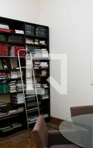 Apartamento à venda com 158m², 3 quartos e 3 vagas Apartamento à venda com 158m², 3 quartos e 3 vagasÁrea comum - Biblioteca