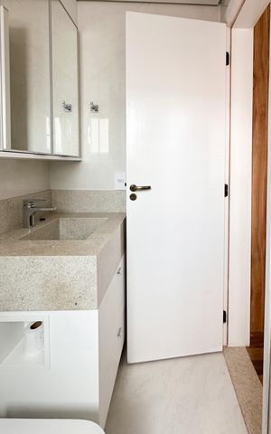 Apartamento à venda com 158m², 3 quartos e 3 vagas Apartamento à venda com 158m², 3 quartos e 3 vagasBanheiro da Suíte 1