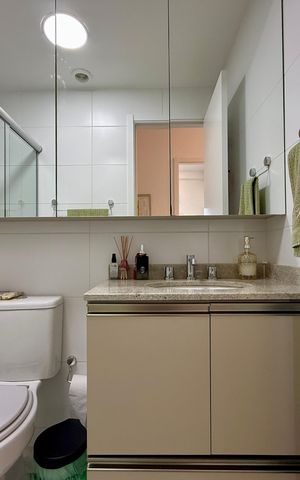 Apartamento à venda com 64m², 2 quartos e 1 vaga Apartamento à venda com 64m², 2 quartos e 1 vagaBanheiro Social