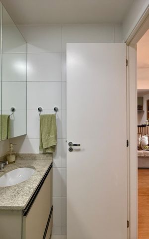 Apartamento à venda com 64m², 2 quartos e 1 vaga Apartamento à venda com 64m², 2 quartos e 1 vagaBanheiro Social