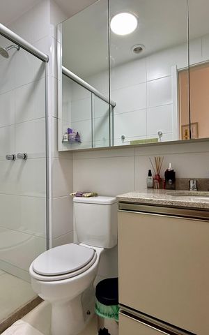 Apartamento à venda com 64m², 2 quartos e 1 vaga Apartamento à venda com 64m², 2 quartos e 1 vagaBanheiro Social