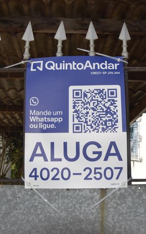 Casa para alugar com 250m², 2 quartos e 3 vagasFachada