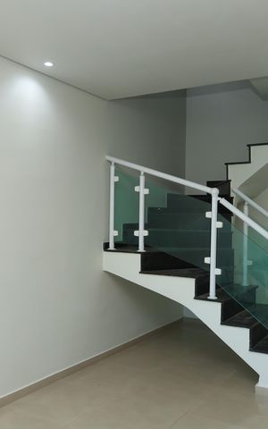 Casa à venda com 120m², 3 quartos e 2 vagasSala