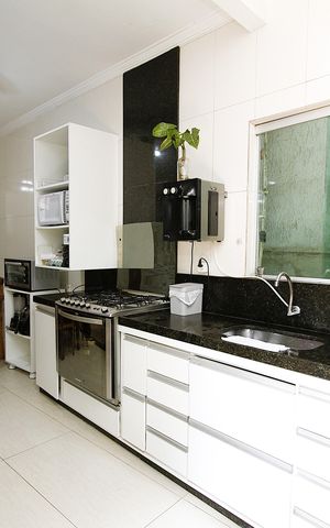 Casa à venda com 360m², 4 quartos e 4 vagasCozinha casa 1