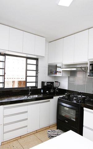 Casa à venda com 360m², 4 quartos e 4 vagasCozinha casa 2