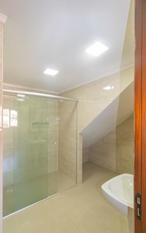 Casa para alugar com 150m², 3 quartos e 2 vagas Casa para alugar com 150m², 3 quartos e 2 vagasBanheiro da Suíte
