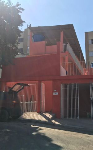 Casa à venda com 160m², 1 quarto e 1 vaga Casa à venda com 160m², 1 quarto e 1 vagaFachada