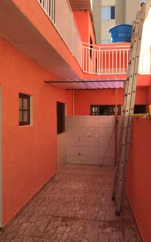 Casa à venda com 160m², 1 quarto e 1 vaga Casa à venda com 160m², 1 quarto e 1 vagaÁrea externa
