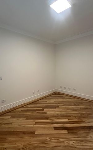 Casa de condomínio à venda com 500m², 4 quartos e 4 vagas Casa de condomínio à venda com 500m², 4 quartos e 4 vagasQuarto 1