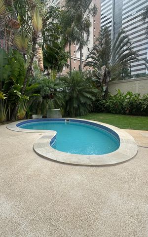 Casa de condomínio à venda com 500m², 4 quartos e 4 vagas Casa de condomínio à venda com 500m², 4 quartos e 4 vagasPiscina