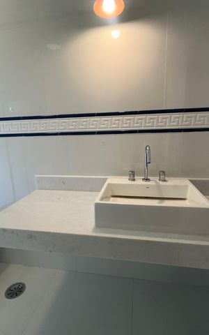 Casa de condomínio à venda com 500m², 4 quartos e 4 vagas Casa de condomínio à venda com 500m², 4 quartos e 4 vagasBanheiro da Suíte 1